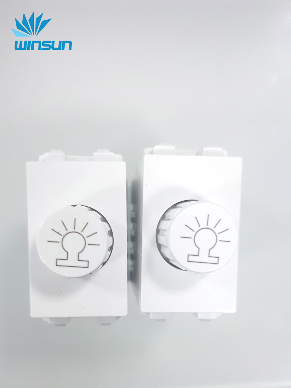 Hạt chiếu áp đèn (300W) - V-013